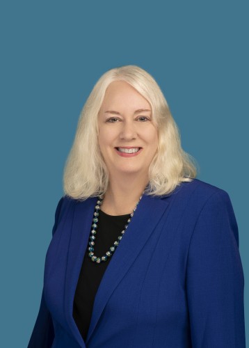 Liz Hood headshot