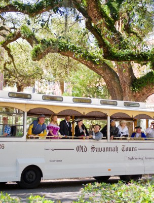 old_savannah_tours_trolley.jpg