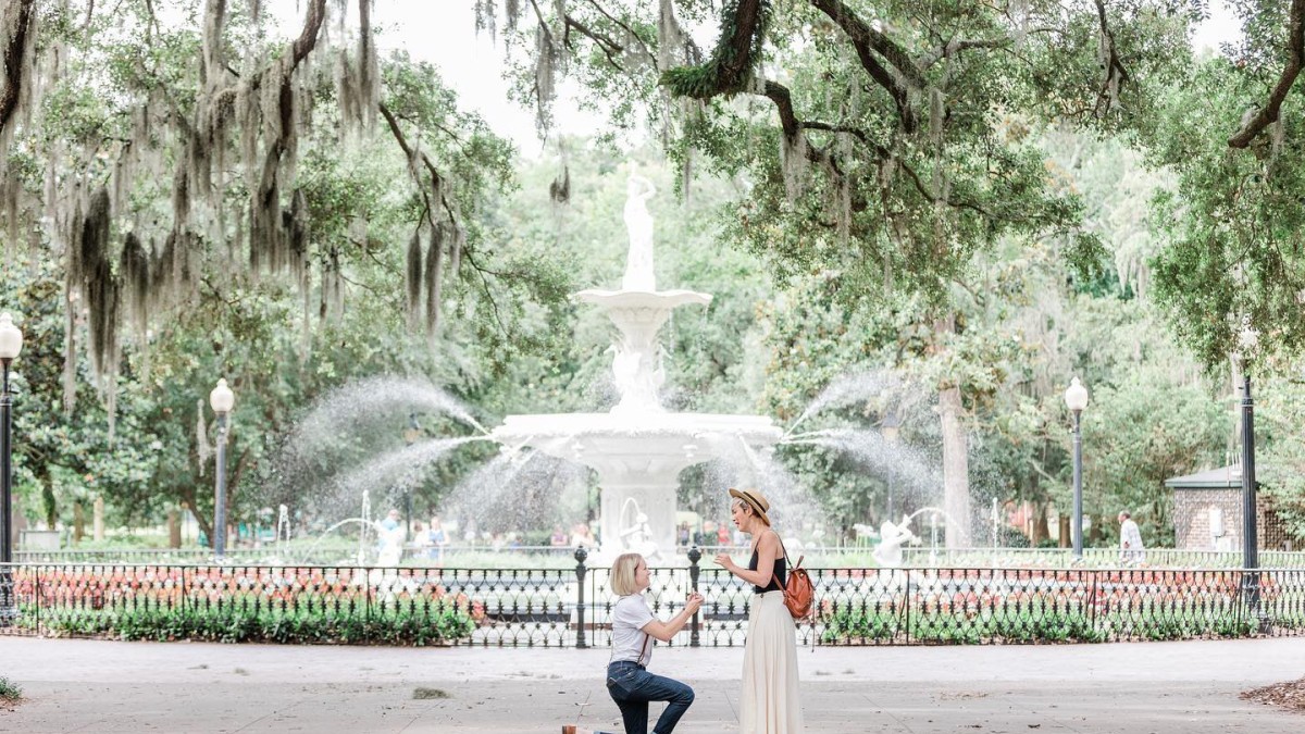 aptbphoto-instagram-savannah-forsyth-park-proposal.jpg