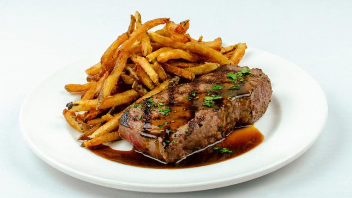 Steak Frites at Circa 1875 French Bistro