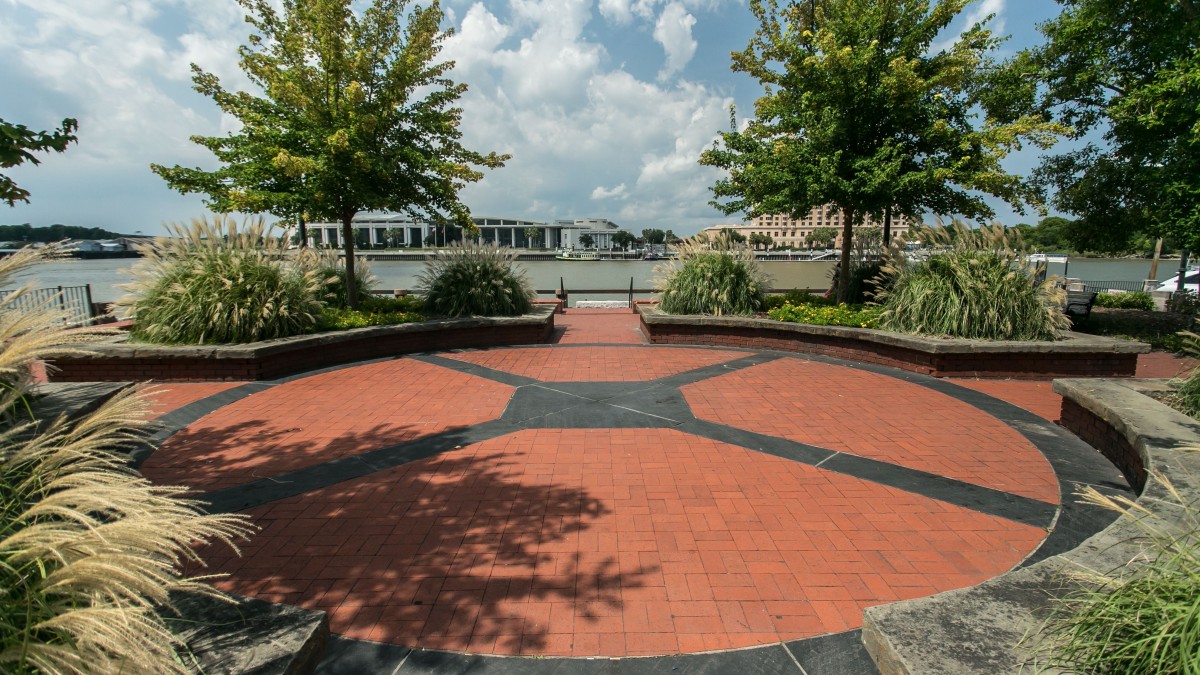 Echo Square on River Street at Savannah's Waterfront Echo Square on River Street at Savannah's Waterfront
