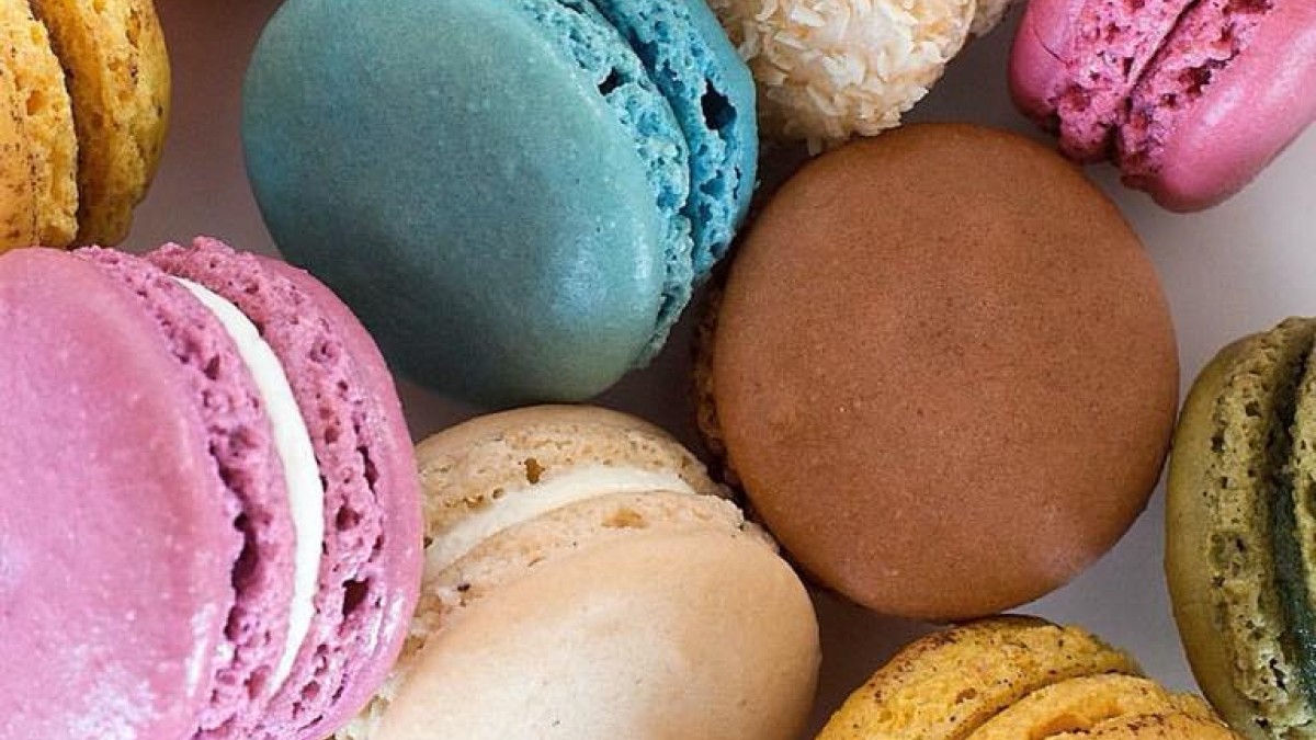 Le Macaron. Le Macaron.