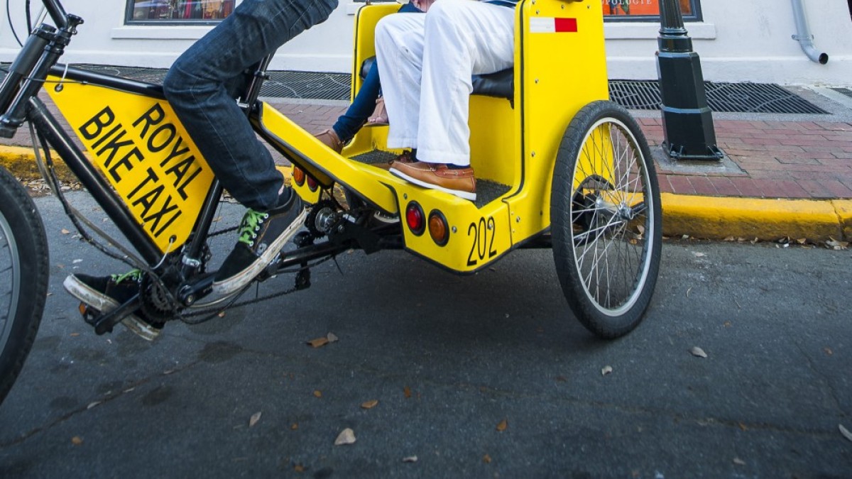 Pedicab Couple by Geoff Johnson