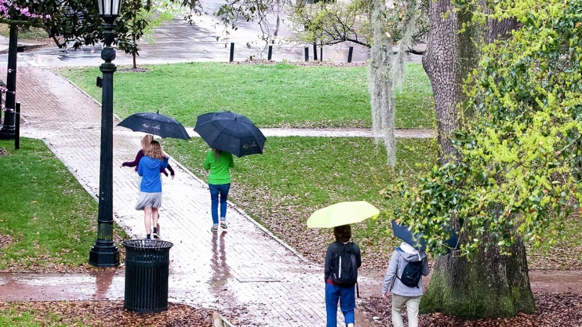 Rainy-Day-in-Savannah.jpg