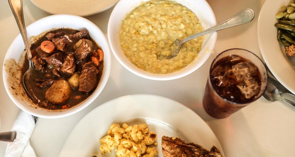 How To Enjoy Mrs Wilkes Dining Room Visit Savannah