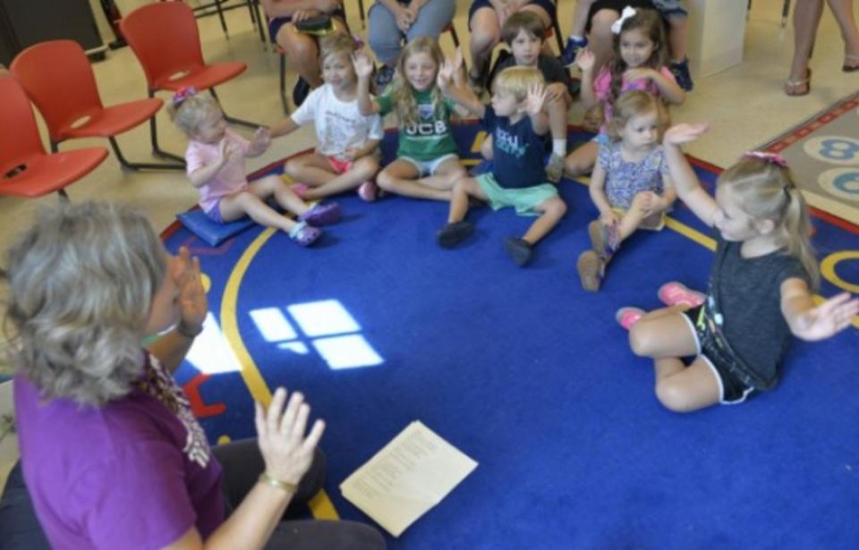 Oatland Island "Toddler Tuesday" - Toddler Tuesday is a popular program for preschoolers. Oatland Island "Toddler Tuesday" - Toddler Tuesday is a popular program for preschoolers.