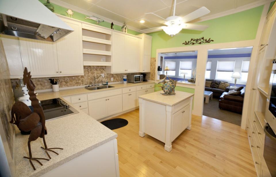Suite 1 Kitchen Suite 1 Kitchen