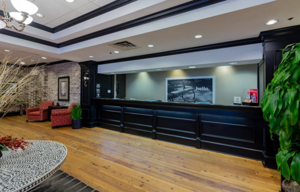 Hampton Inn Front Desk