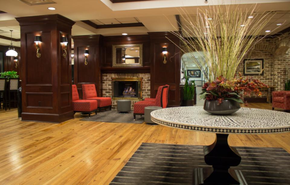 Welcome to our City - Take a step inside and relax in our beautiful lobby. Welcome to our City - Take a step inside and relax in our beautiful lobby.