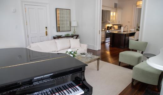 jules savannah hotel living room piano